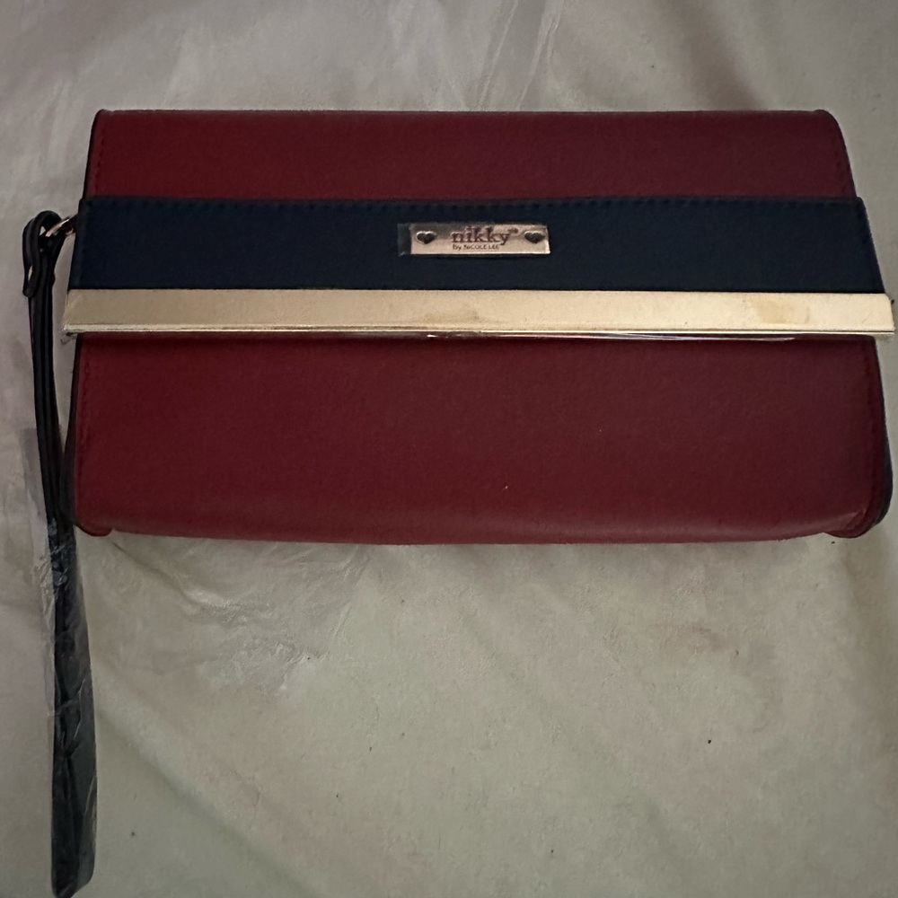 Nicole Lee wrist Purse